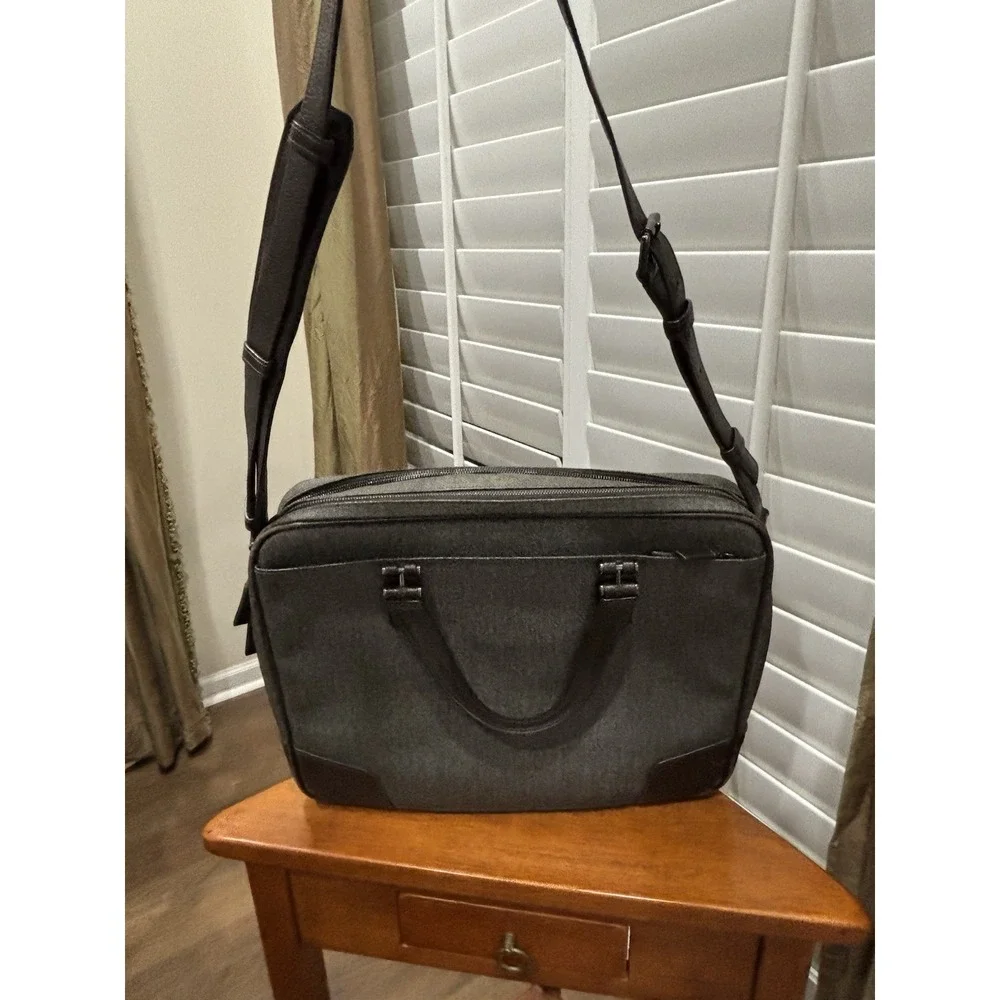 Tumi pre owned